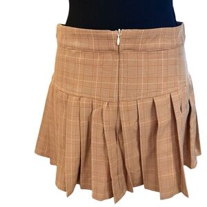 Altar’d State Skirt/Skort Mini w/pleated detail in the back.SzM. Preppy,academia